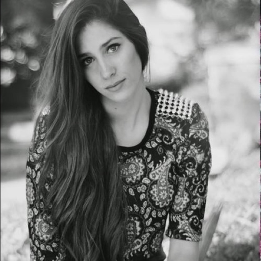 Meet your Posher, Priscila